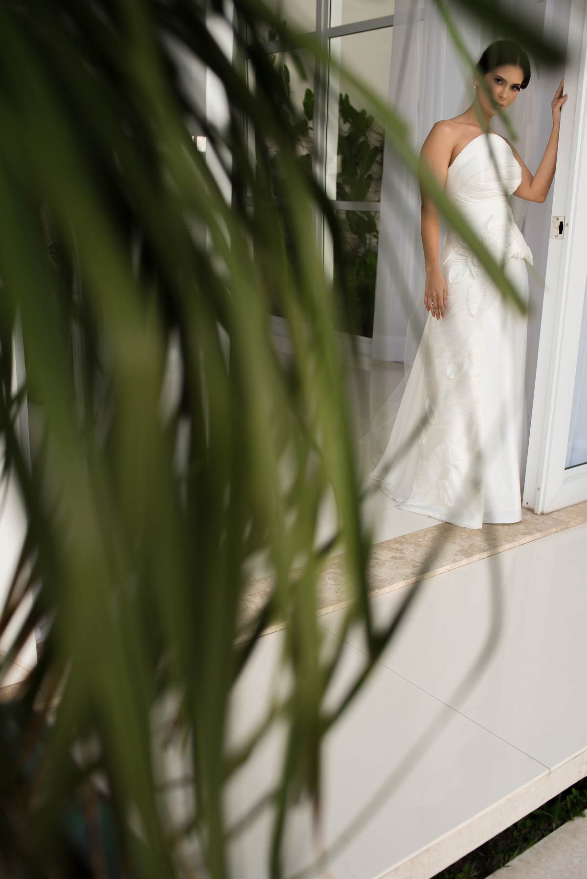 Retrato artístico da noiva em casamento de luxo