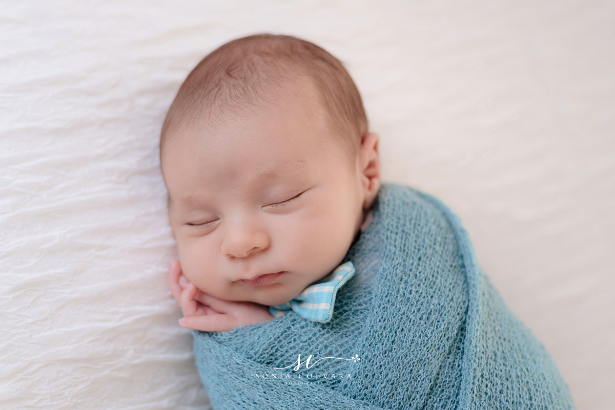 Estudio-newborn-zona-sul-de-sp-fotografia-newborn-em-são-paulo-foto-book-de-ensaio-newborn-de-menino-newborn-de-menino-sp-ensaio-newborn-de-menino-em-sp-newborn-recém-nascido-em-domicilio-sp-soniacolvara-foto-newborn-fotografia-newborn-bêbe-zona-sul-sp