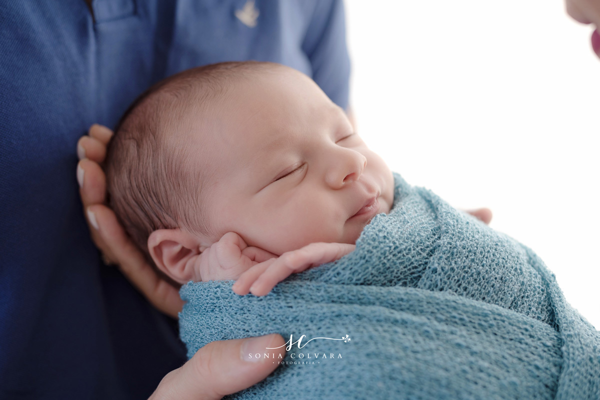 Estudio-newborn-zona-sul-de-sp-fotografia-newborn-em-são-paulo-foto-book-de-ensaio-newborn-de-menino-newborn-de-menino-sp-ensaio-newborn-de-menino-em-sp-newborn-recém-nascido-em-domicilio-sp-soniacolvara-foto-newborn-fotografia-newborn-bêbe-zona-sul-sp