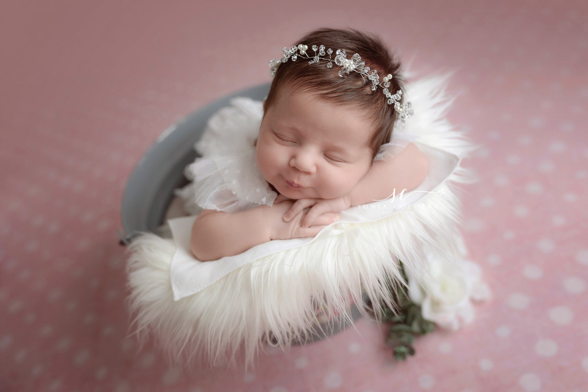 Estudio-newborn-zona-sul-de-sp-fotografia-newborn-em-são-paulo-foto-book-de-ensaio-newborn-de-menina-newborn-de-menina-sp-ensaio-newborn-de-menina-em-sp-newborn-recém-nascido-em-domicilio-sp-soniacolvara-foto-newborn-fotografia-newborn-bêbe-zona-sul-sp