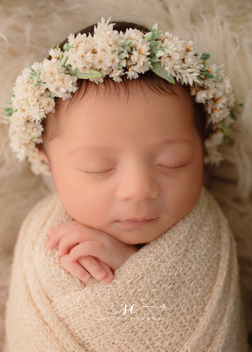 Estudio-newborn-zona-sul-de-sp-fotografia-newborn-em-são-paulo-foto-book-de-ensaio-newborn-de-menina-newborn-de-menina-sp-ensaio-newborn-de-menina-em-sp-newborn-recém-nascido-em-domicilio-sp-soniacolvara-foto-newborn-fotografia-newborn-bêbe-zona-sul-sp