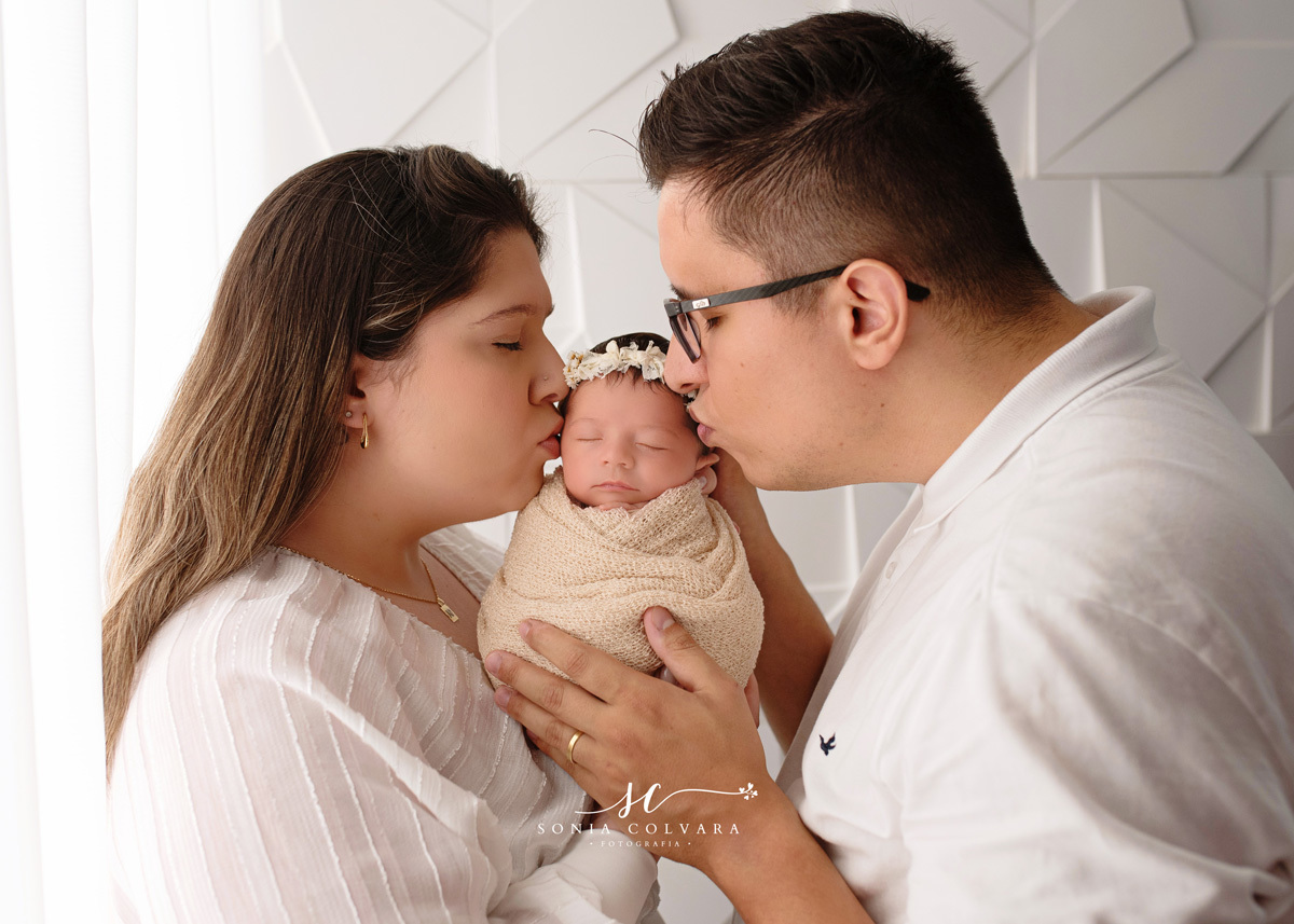 ensaio-foto-newborn-menina-recém-nascido-em-casa-domicilio-sp-soniacolvara