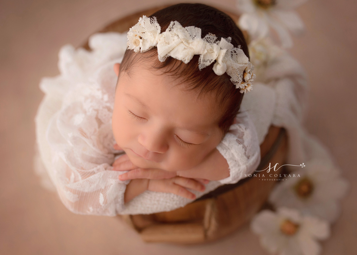 Estudio-newborn-zona-sul-de-sp-fotografia-newborn-em-são-paulo-foto-book-de-ensaio-newborn-de-menina-newborn-de-menina-sp-ensaio-newborn-de-menina-em-sp-newborn-recém-nascido-em-domicilio-sp-soniacolvara-foto-newborn-fotografia-newborn-bêbe-zona-sul-sp