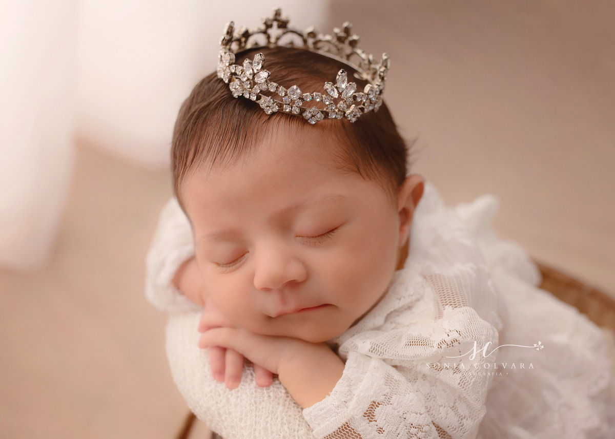 Estudio-newborn-zona-sul-de-sp-fotografia-newborn-em-são-paulo-foto-book-de-ensaio-newborn-de-menina-newborn-de-menina-sp-ensaio-newborn-de-menina-em-sp-newborn-recém-nascido-em-domicilio-sp-soniacolvara-foto-newborn-fotografia-newborn-bêbe-zona-sul-sp