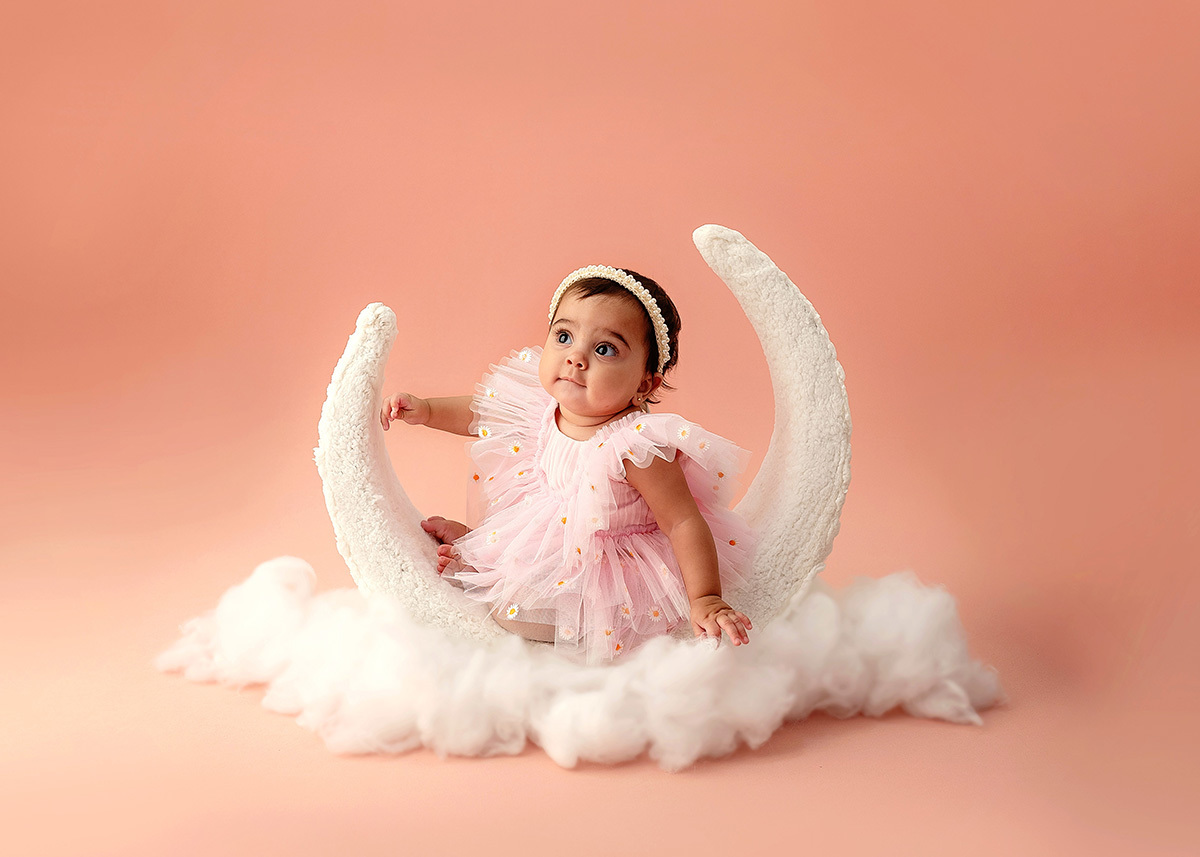 ensaio-foto-infantil-no-estudio-de-menina-vestido-margarida-lua-sonia-colvara-