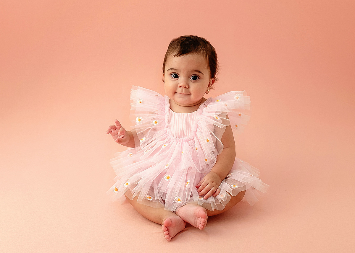 ensaio-foto-infantil-no-estudio-de-menina-vestido-margarida-sonia-colvara-