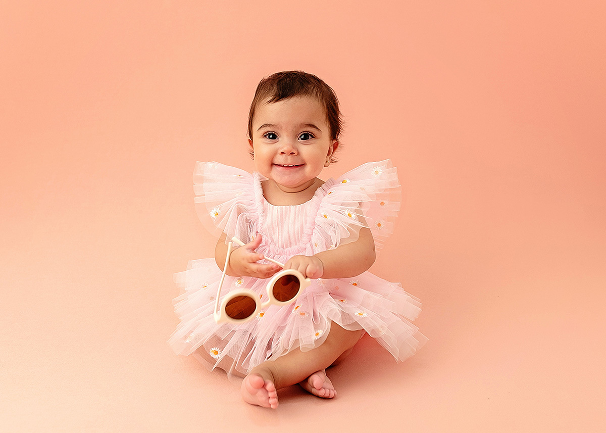 ensaio-foto-infantil-no-estudio-de-menina-vestido-margarida-sonia-colvara-