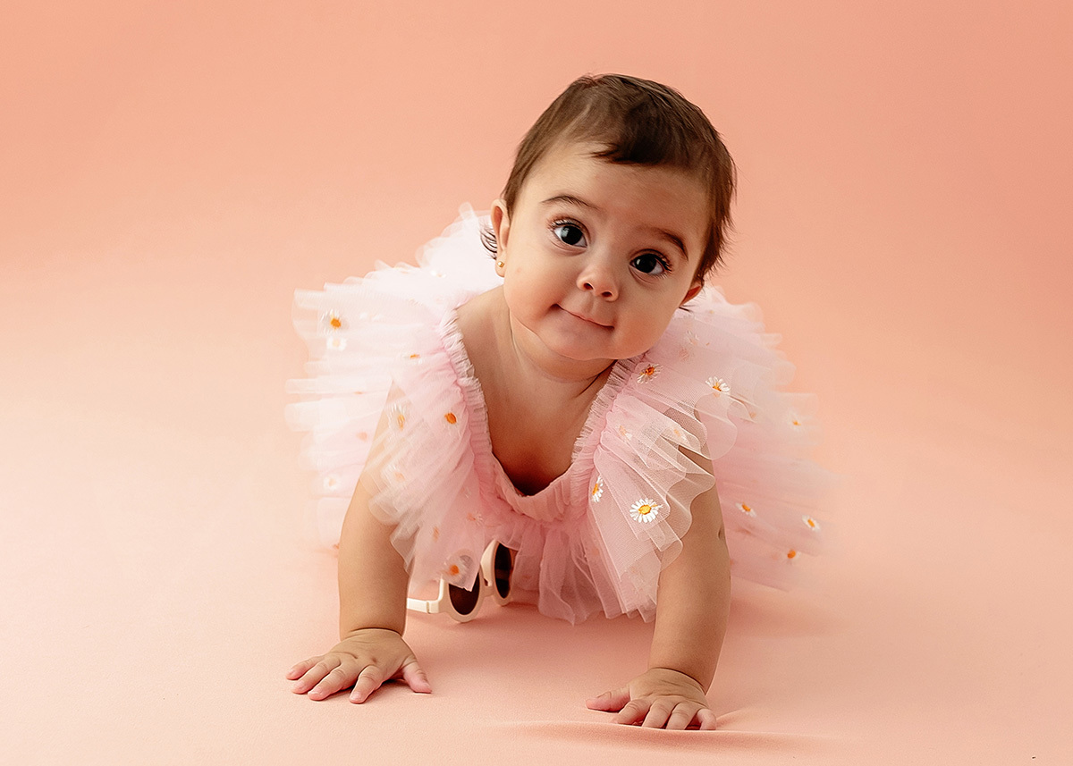 ensaio-foto-infantil-no-estudio-de-menina-vestido-margarida-sonia-colvara-