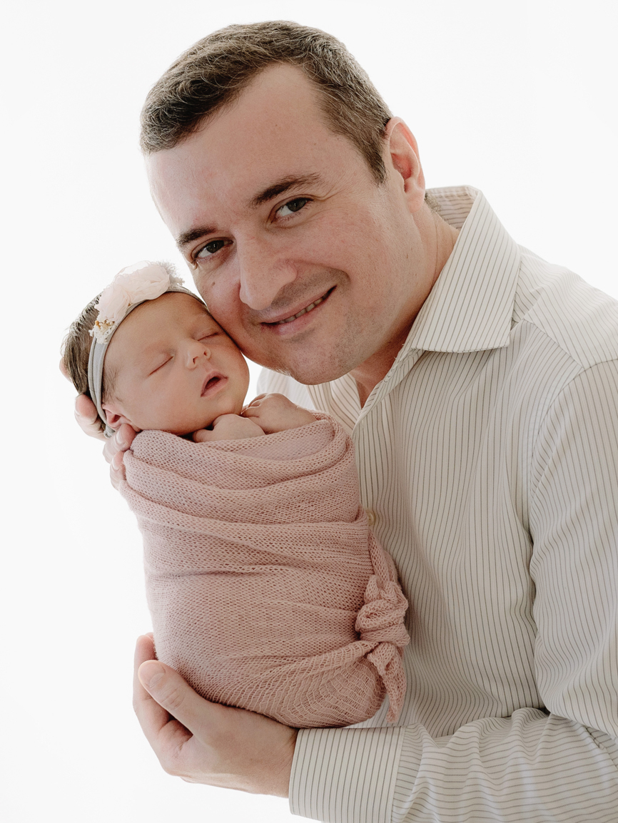 ensaio-newborn-menina-foto-newborn-estudio-recem-nascido-newborn-em-sp-sonia-colvara-newborn-com-o-pai
