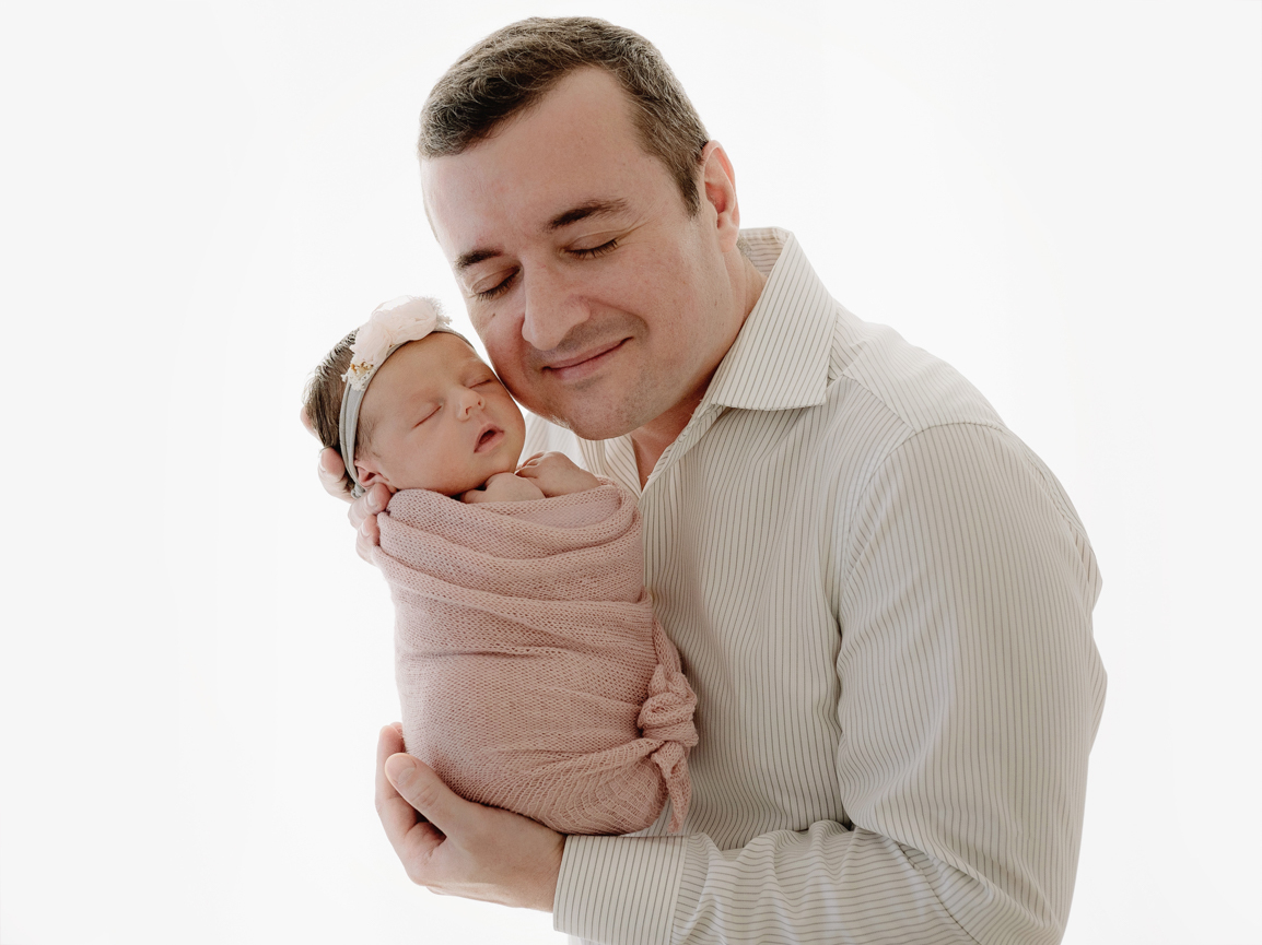 ensaio-newborn-menina-foto-newborn-estudio-recem-nascido-newborn-em-sp-sonia-colvara-newborn-com-o-pai