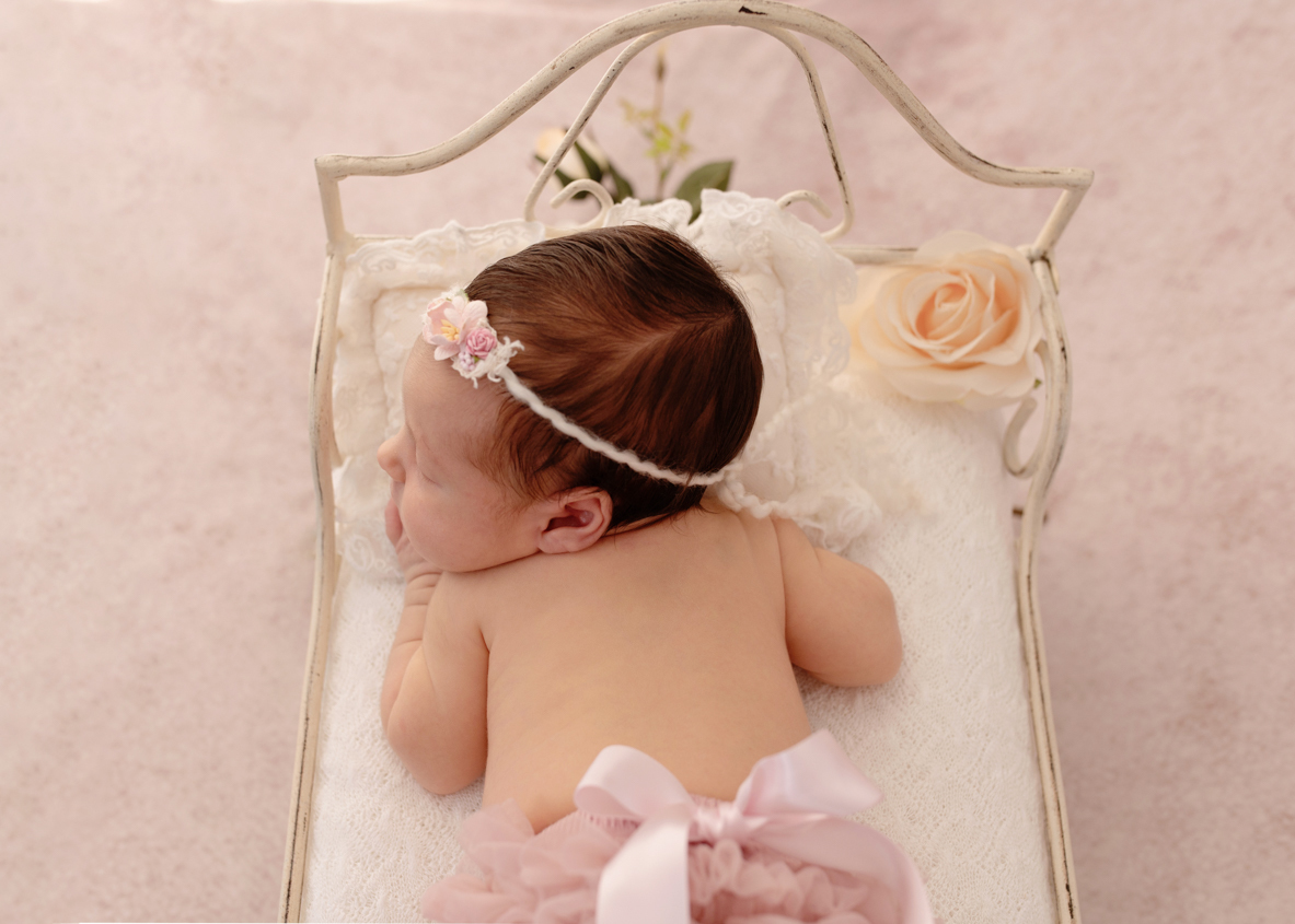 newborn-sp-ensaio-newborn-menina-foto-newborn-estudio-recem-nascido-newborn-em-sp-sonia-colvara-newborn-com-os-pais