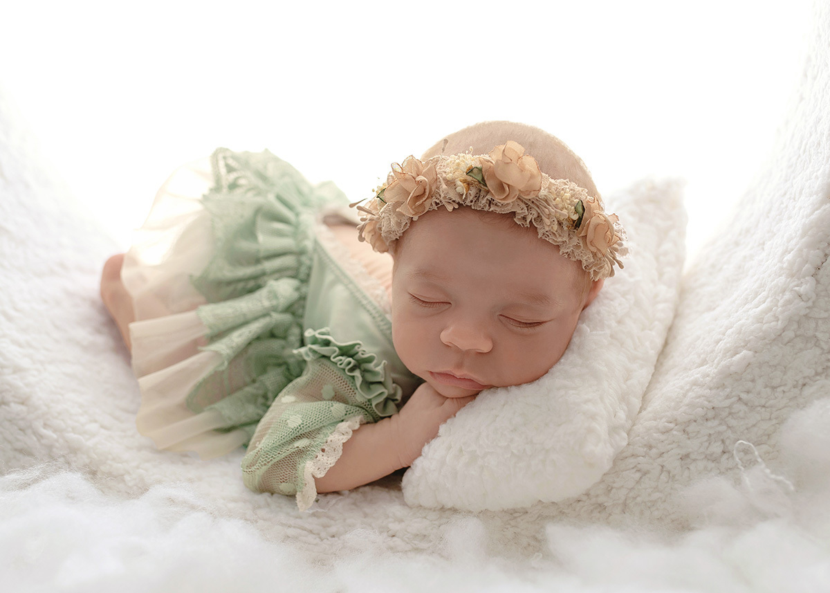 Book-ensaio-newborn-de-menina-newborn-recem-nascida-em-domicilio-sp-soniacolvara