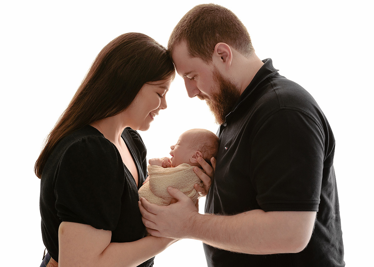 ensaio-newborn-de-menina-newborn-recem-nascida-em-domicilio-sp-soniacolvara-newborn-com-os-pais