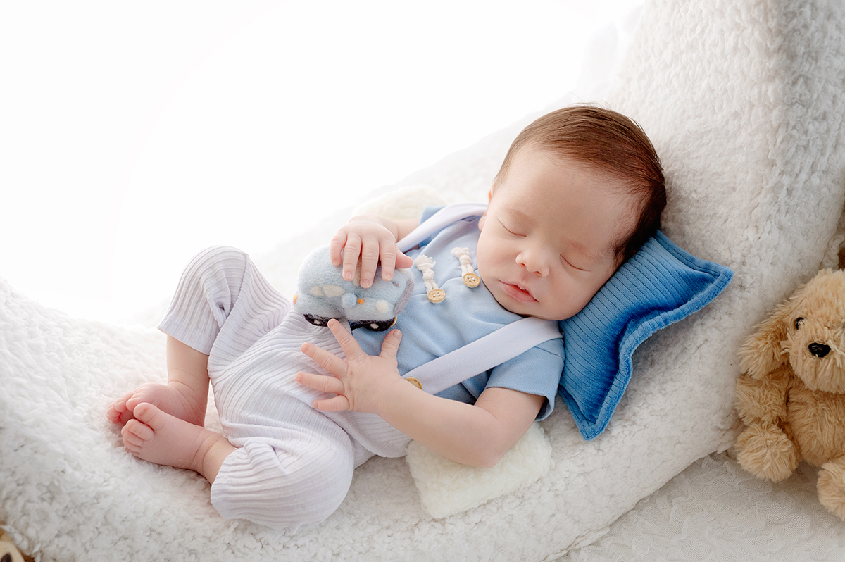 ensaio-newborn-menino-familia-foto-domicilio-recém-nascido-Sonia-Colvara-São Paulo-