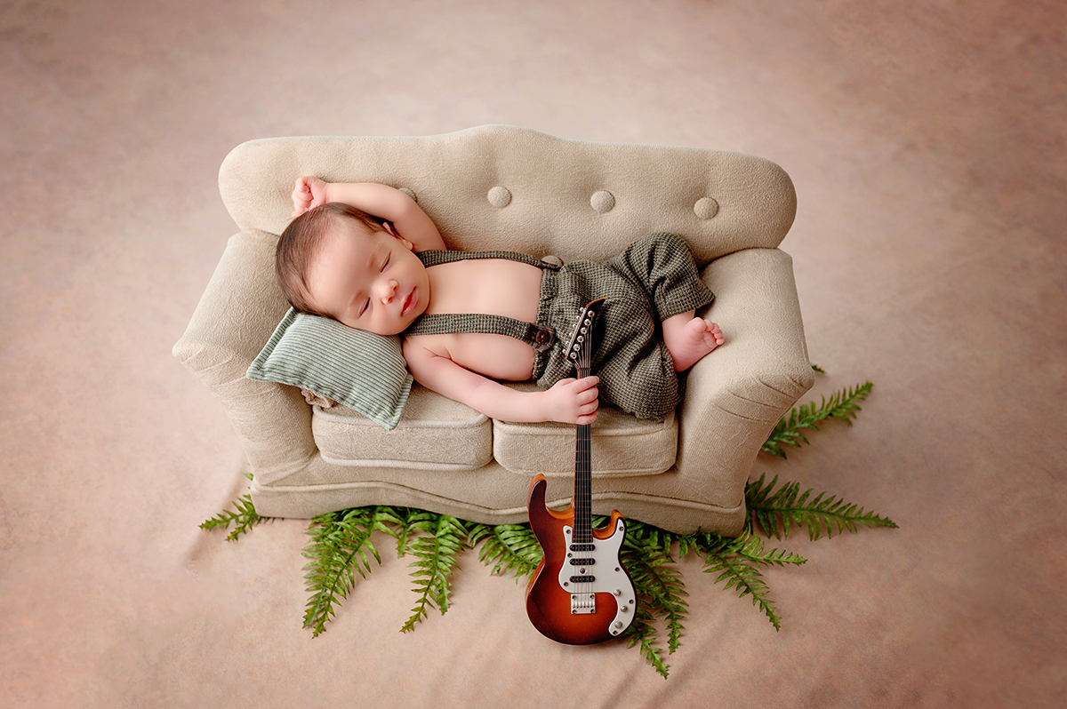 ensaio-newborn-sofá-menino-foto-domicilio-recém-nascido-Sonia-Colvara-São Paulo-5155
