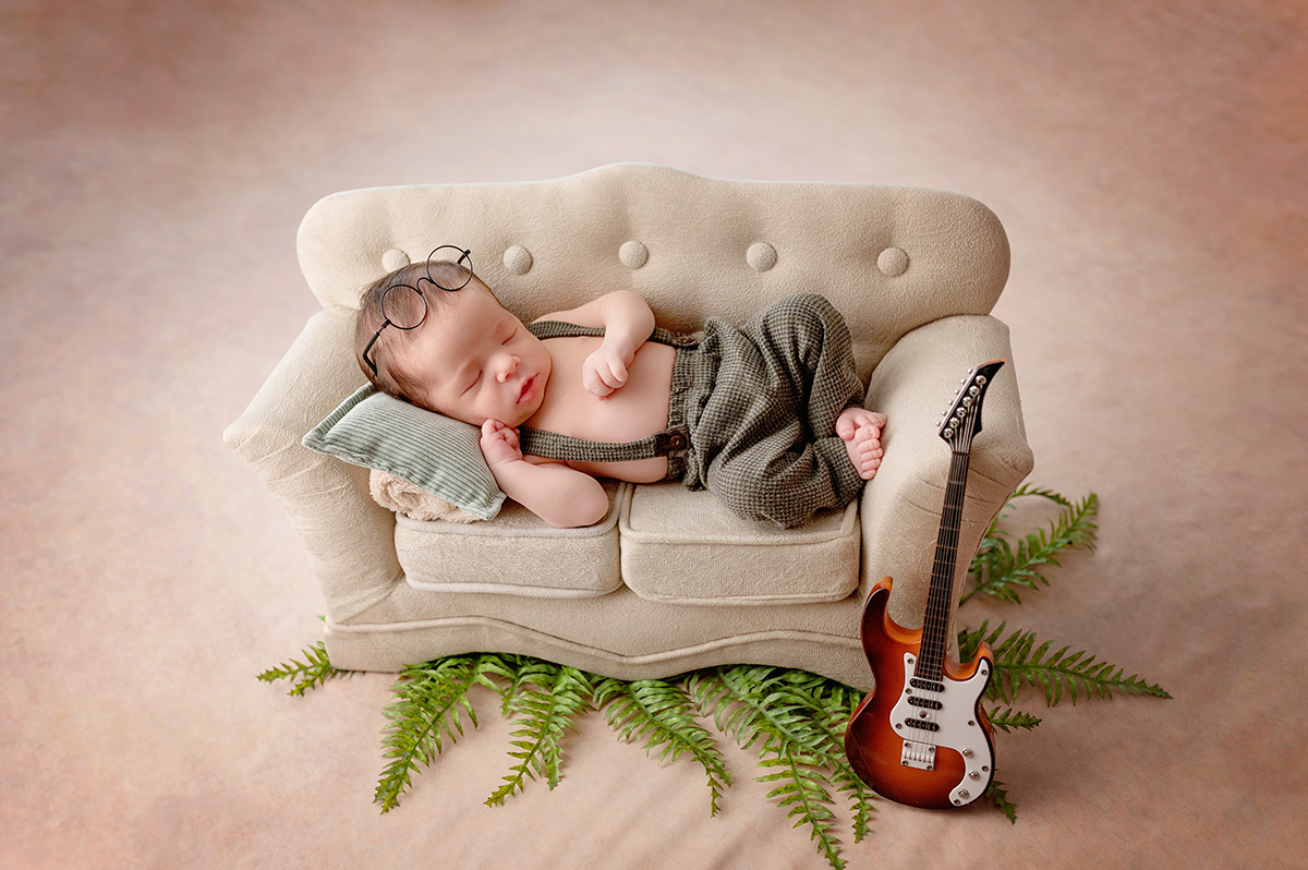 ensaio-newborn-sofá-menino-foto-domicilio-recém-nascido-Sonia-Colvara-São Paulo-5162