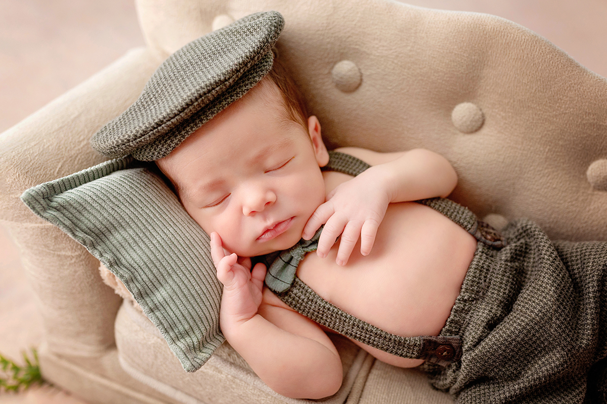 ensaio-newborn-sofá-menino-foto-domicilio-recém-nascido-Sonia-Colvara-São Paulo-5193