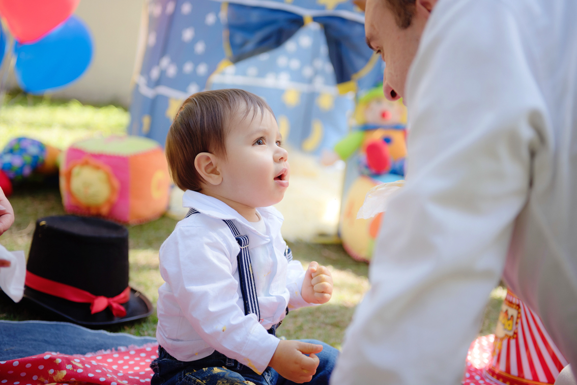 cake-smash-ensaio-de-um-ano-tema-circo
ensaio-de-um-ano-esmagando-o-bolo
book-de-menino-no-parque-burle-marx-sp
ensaio-de-um-ano-tema-circo-menino-Sonia-Colvara-sp