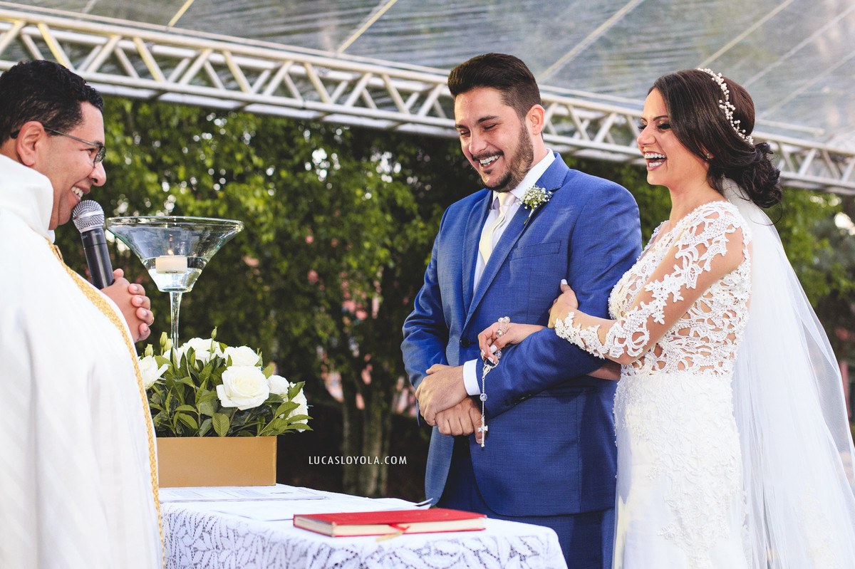 Momento de descontração ao chegar no altar