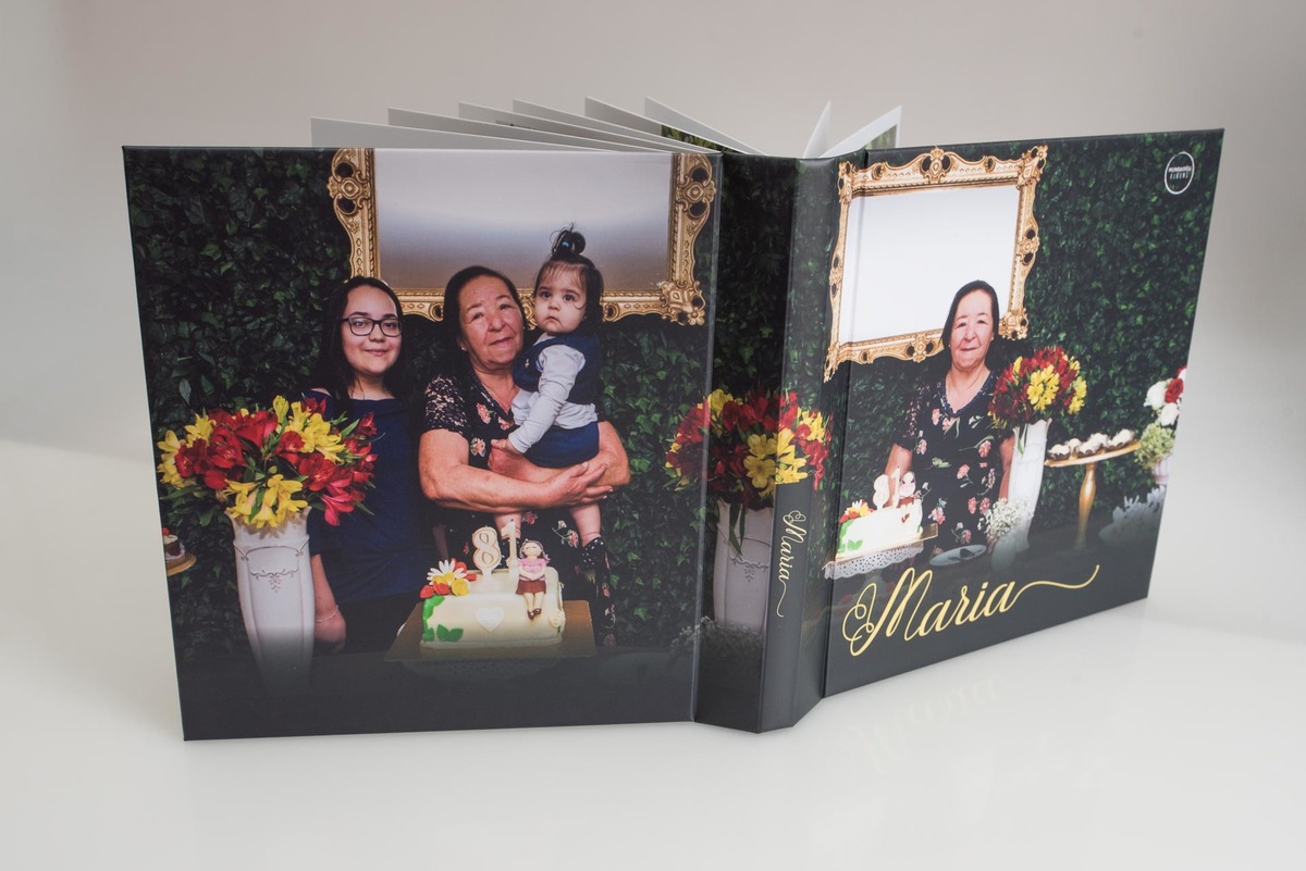 Capa, contra capa e lombada do album de aniversario de 81 anos da maria