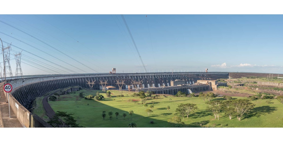 album de viagem para foz do iguacu fotos da hidreletrica de itaipu brasil vista aerea da barragem