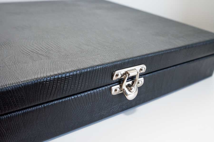 Estojo fechado com fecho em courino preto para o album de casamento, Anna e Vinicius, Campinas SP, album de casamento por Clovis Augusto com a marca Mundareu albuns