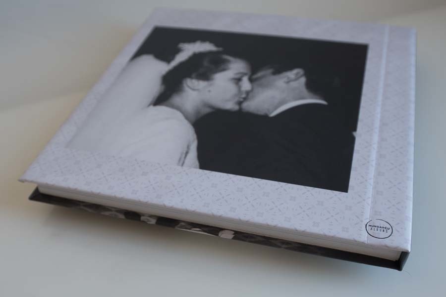 contra capa do album de casamento com fotos restauradas bia jehud Bauru sp por clovis augusto mundareu albuns