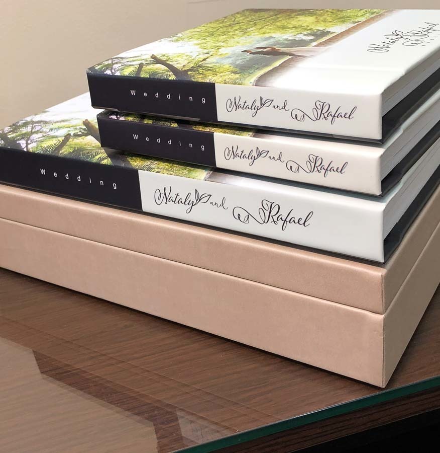 detalhe da lombada do album de casamento nataly e rafael sao paulo SP album de fotos por Clovis Augusto com a marca Mundareu Albuns