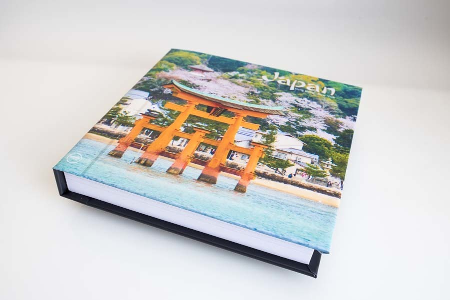 capa do album de viagem para o japao china estados unidos capa escolhida para iolanda são paulo sp album de fotos por Clovis Augusto com a marca Mundareu Albuns