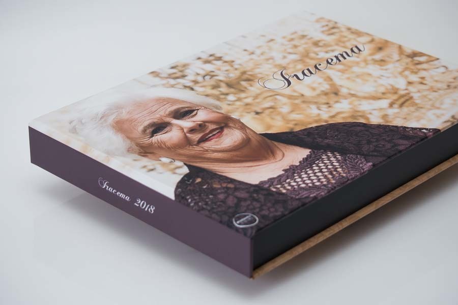 estojo do album de aniversario de 80 anos da iracema Santo Andre SP album de fotos por Clovis Augusto com a marca Mundareu Albuns