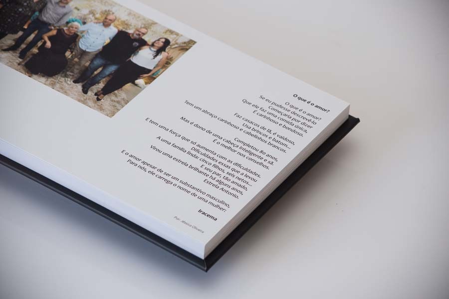 close da pagina de abertura com poema para o album de aniversario de 80 anos da iracema Santo Andre SP album de fotos por Clovis Augusto com a marca Mundareu Albuns