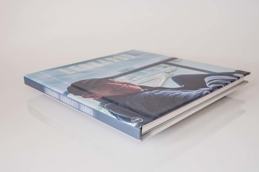 album de aniversario Leonardo mostrando o album fechado Campo Grande MT album de fotos por Clovis Augusto