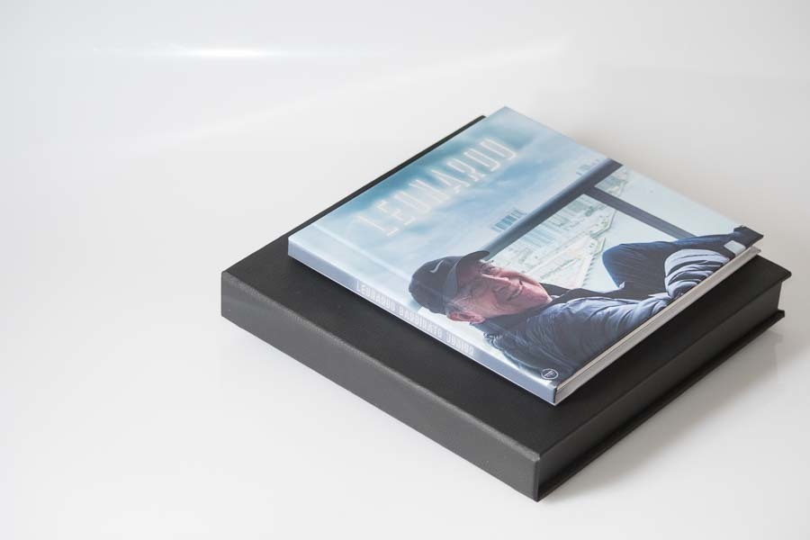 album de aniversario Leonardo sobre o estojo em courino preto Campo Grande MT album de fotos por Clovis Augusto