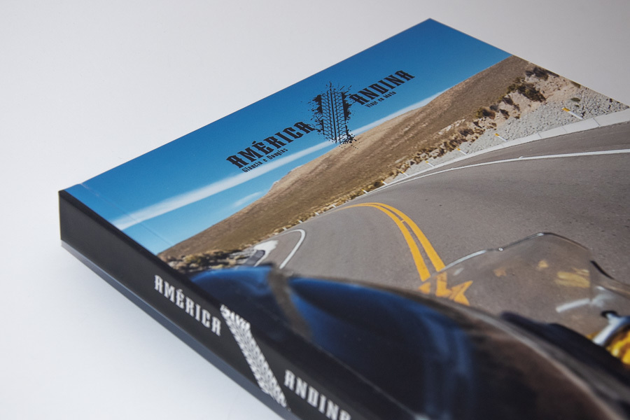 detalhe da capa e identidade visual do album de viagem america andina para glaucia e douglas peru bolivia chile uruguai argentina cordilheira dos andes brasil Santo Andre SP album de fotos em santo andre sp por Clovis Augusto