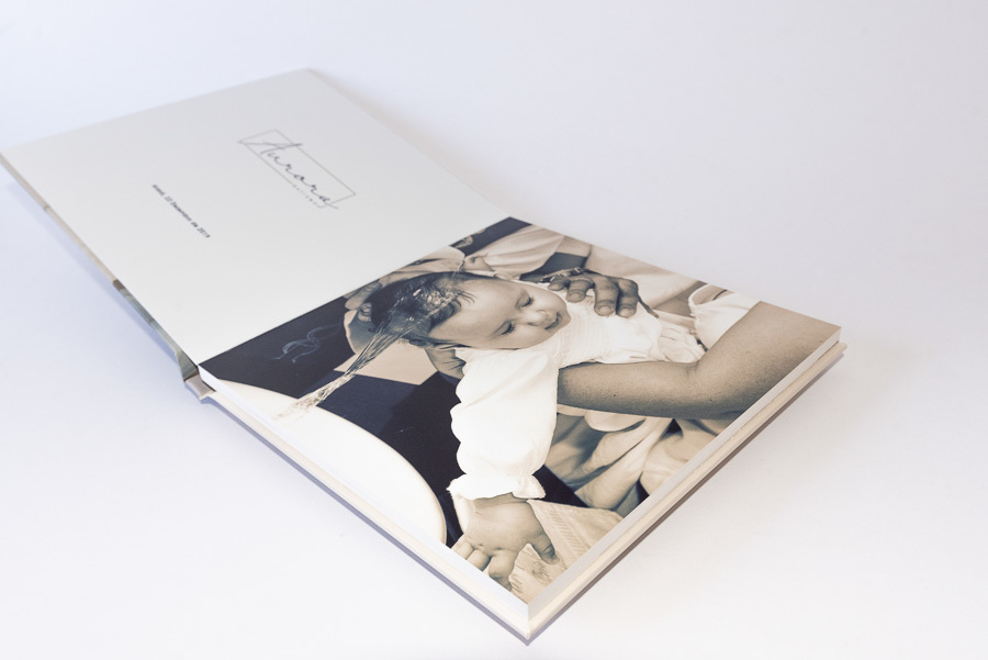 foto das paginas de abertua do album de batismo da aurora e dos primos maria eduarda e joao pedro album de fotos sao paulo SP por clovis Augusto