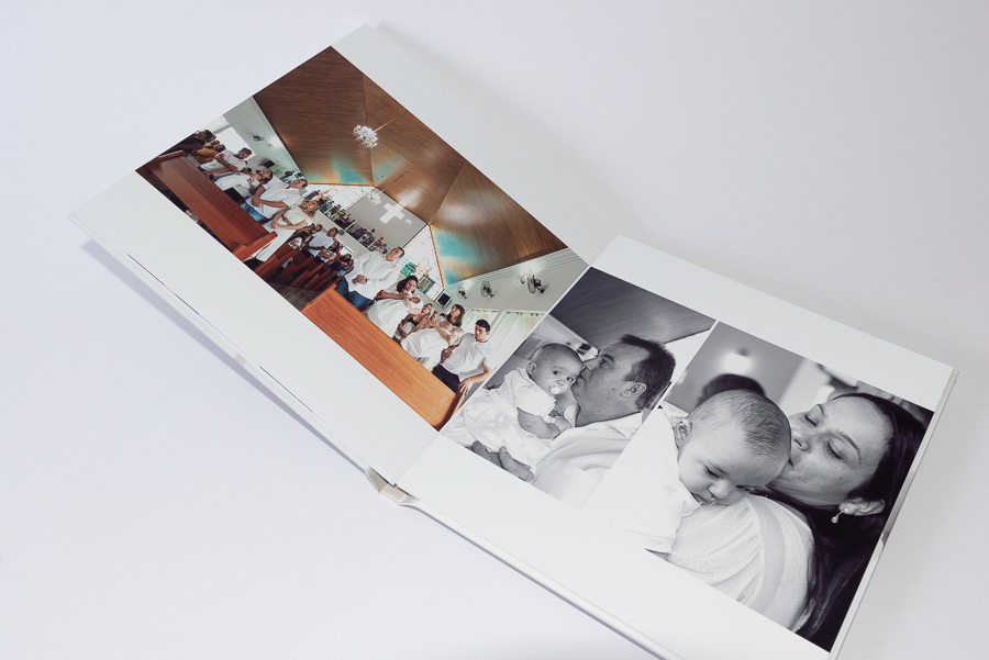 foto das paginas internas abertas do album de batismo da aurora e dos primos maria eduarda e joao pedro album de fotos sao paulo SP por clovis Augusto