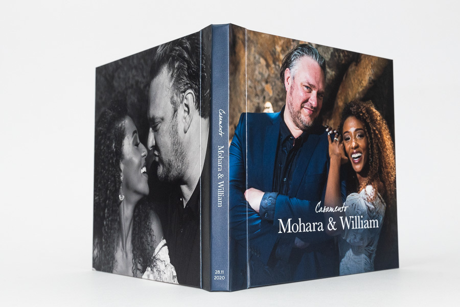 foto de contra capa e capa do album de casamento mohara e william sao paulo SP album de fotos civil e restautante por Clovis Augusto com a marca Mundareu Albuns