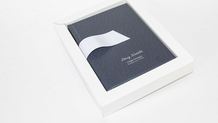 foto do album dento do estojo album infantil Stacy formatura do pre sao paulo SP album de crianças abertura panoramica album de fotos de familia album personalizado por clovis Augusto