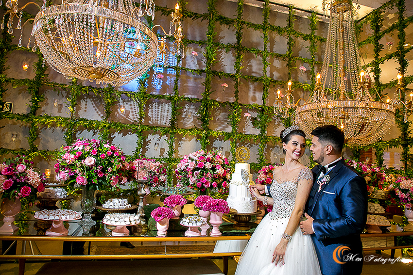 nosso-bolo-com-decoraçao-flores-e-delicias