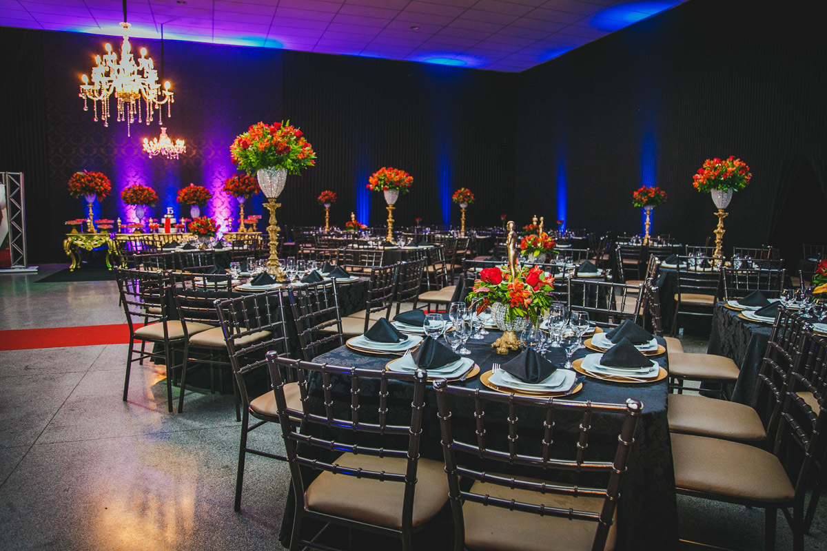 Salão de festas Bacon, pronto para a festa de 15 anos da Laysa