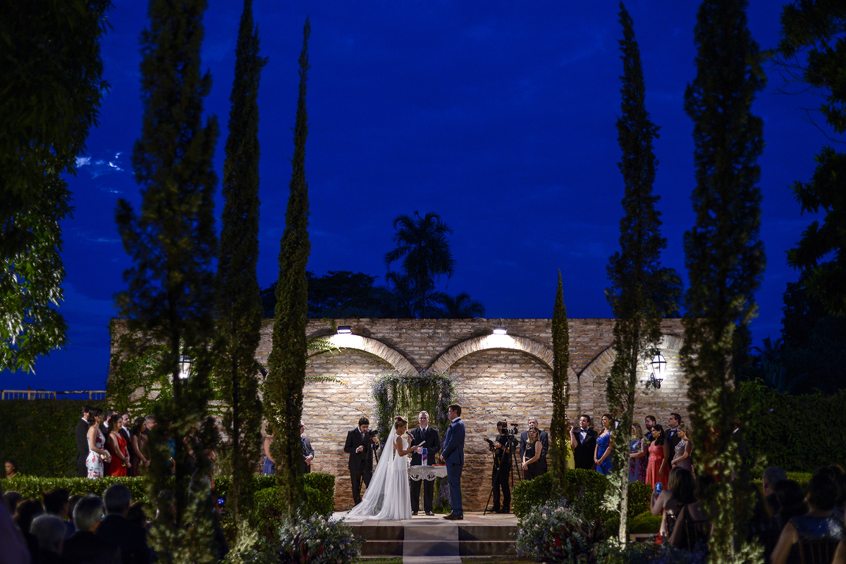 Como foi lindo, cheio de amor e alegria o casamento de Camila e Douglas. Sombra do Jatobá Barretos SP  