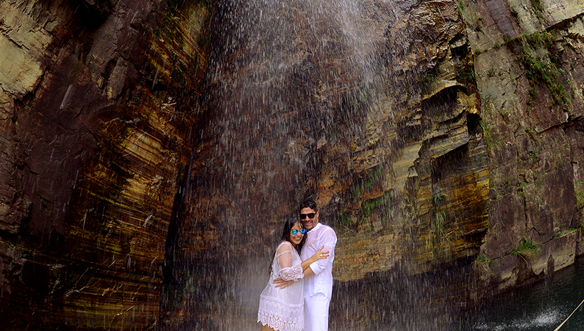 fotos de Paula e Osmar no pré casamento em quedas d'gua feitas por André Monteiro Fotografia de Barretos SP