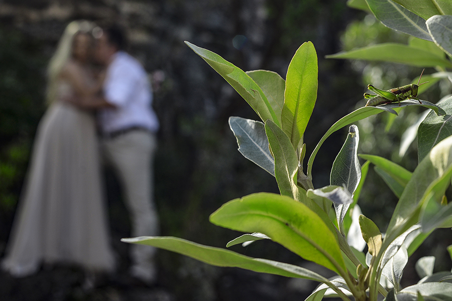 Fotografia de André Monteiro durante pré wedding de Leandra e Neto  na serra da Canastra mostra detalhes de um lugar lindo