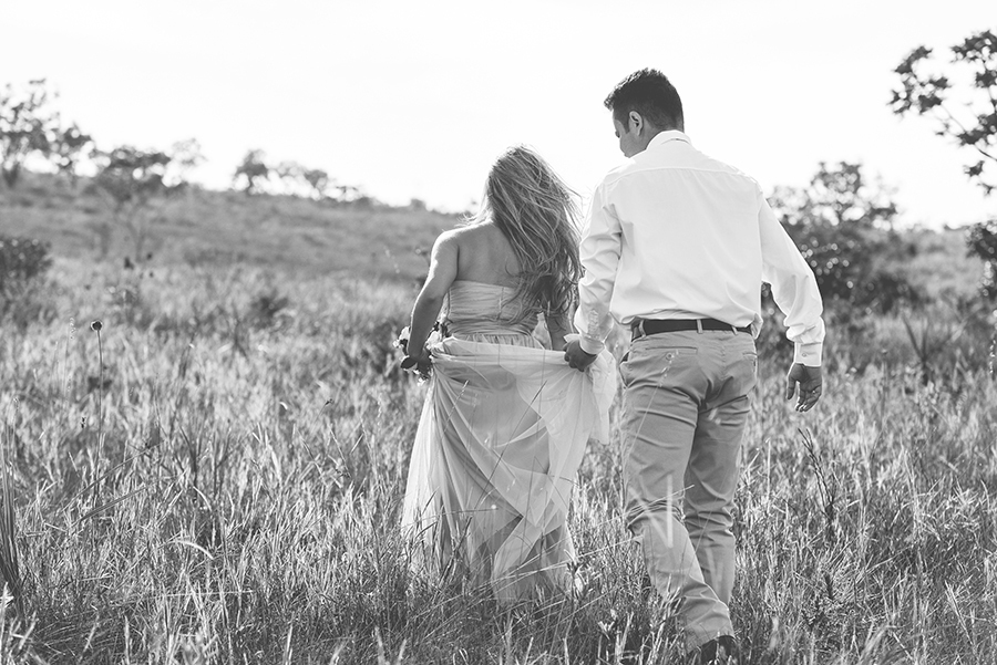 Noivos Leandra e Neto na
 serra da canastra próximo a Delfinópolis MG, o cenário nos propôs transmitir muito amor e carinho entre o casal pelas lentes de André Monteiro fotografo 