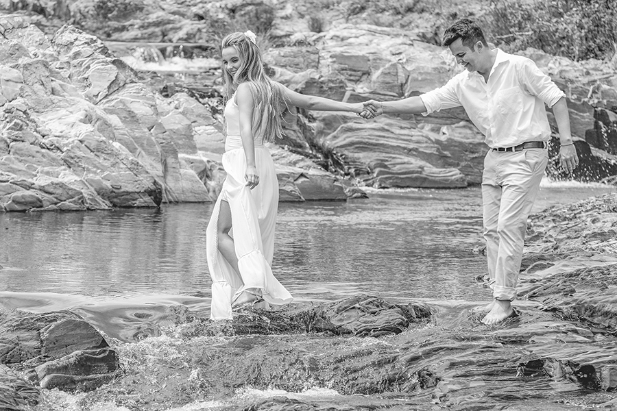 pré wedding de Leandra e Neto em cachoeiras registrados pelo fotografo André Monteiro