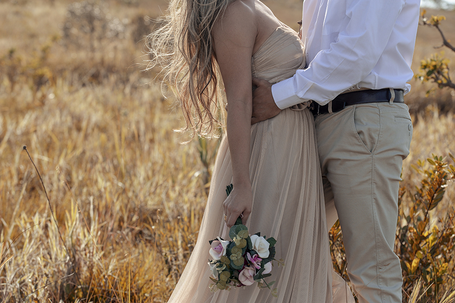 buque em pré wedding detalhado por André Monteiro Fotografia
