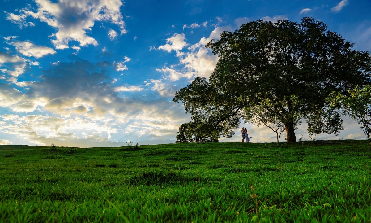 casal Isabelle e Diego em uma sessão de fotos romântica feitas por (André Monteiro Fotografia)