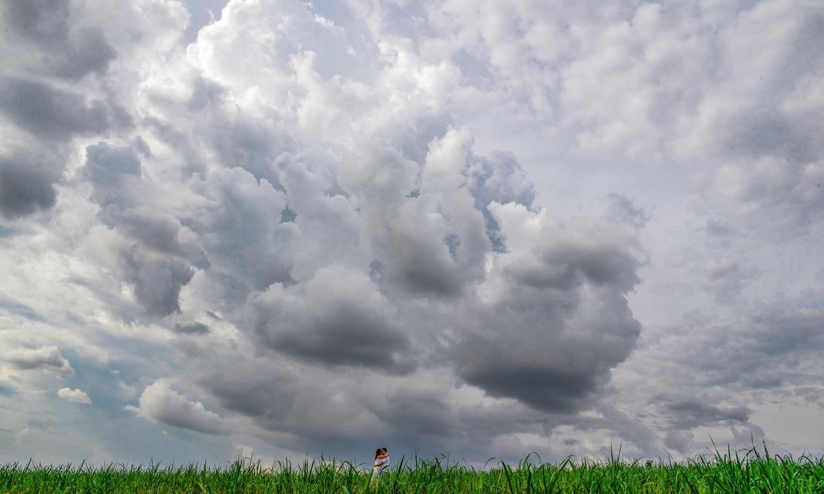 O pré wedding de Isabelle e Diego  com tempo chuvoso nos trás ainda mais belas imagens (fotografia André Monteiro)
 
