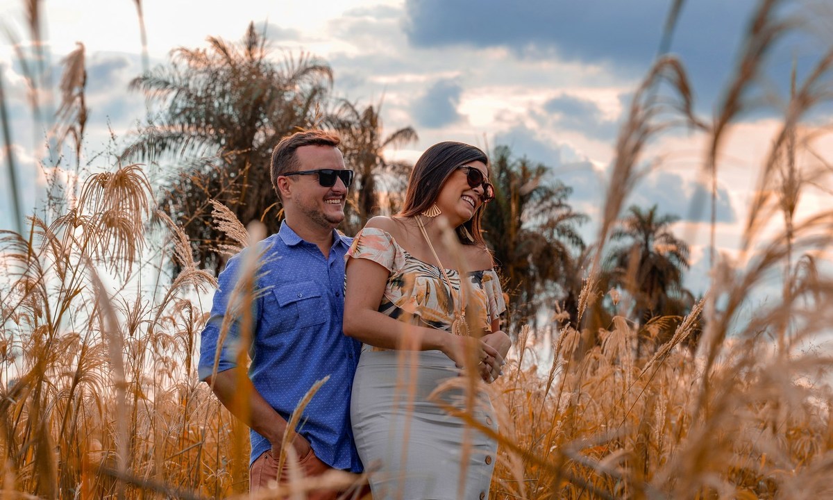  O sorriso espontâneo do casal faz com que a sessão de fotos do fotografo André Monteiro se torne divertidas 
