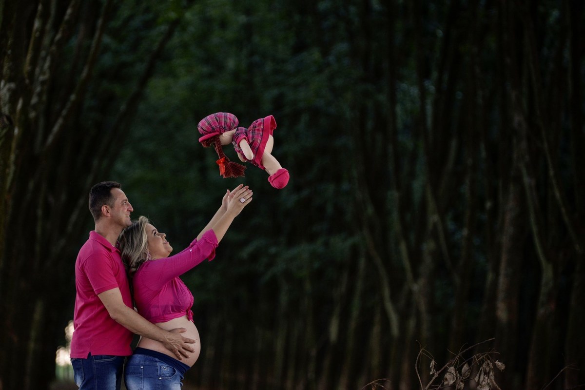 Sessão de fotos da gestação é sempre legal ter alguns adereços ou objetos  que mostrem o sexo do bebê. fotografia  André Monteiro de Barretos SP